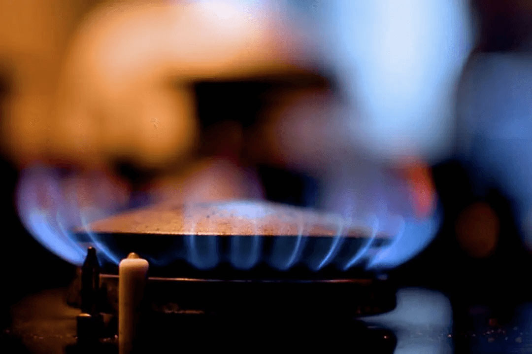 如果在深夜，一個(gè)廚房